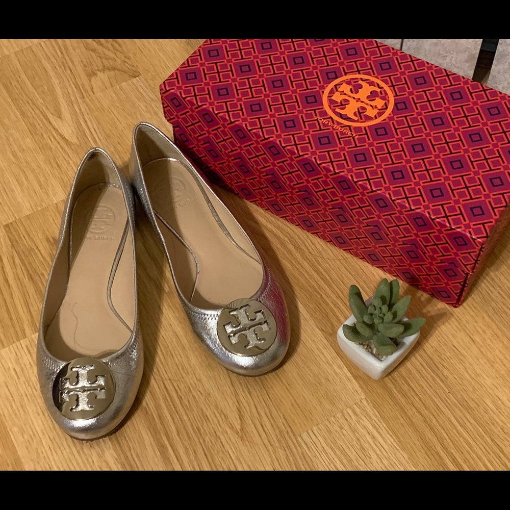 โจ Tory Burch silver metallic flats - Picture 1 of 7